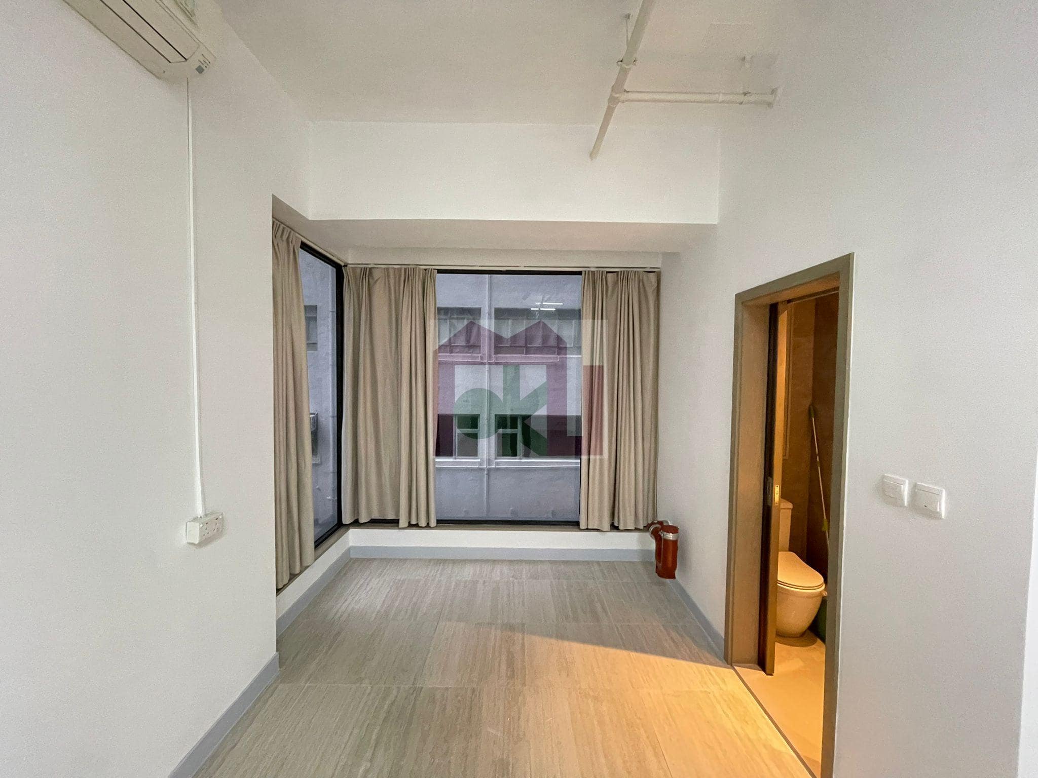 W212 building or unit photo